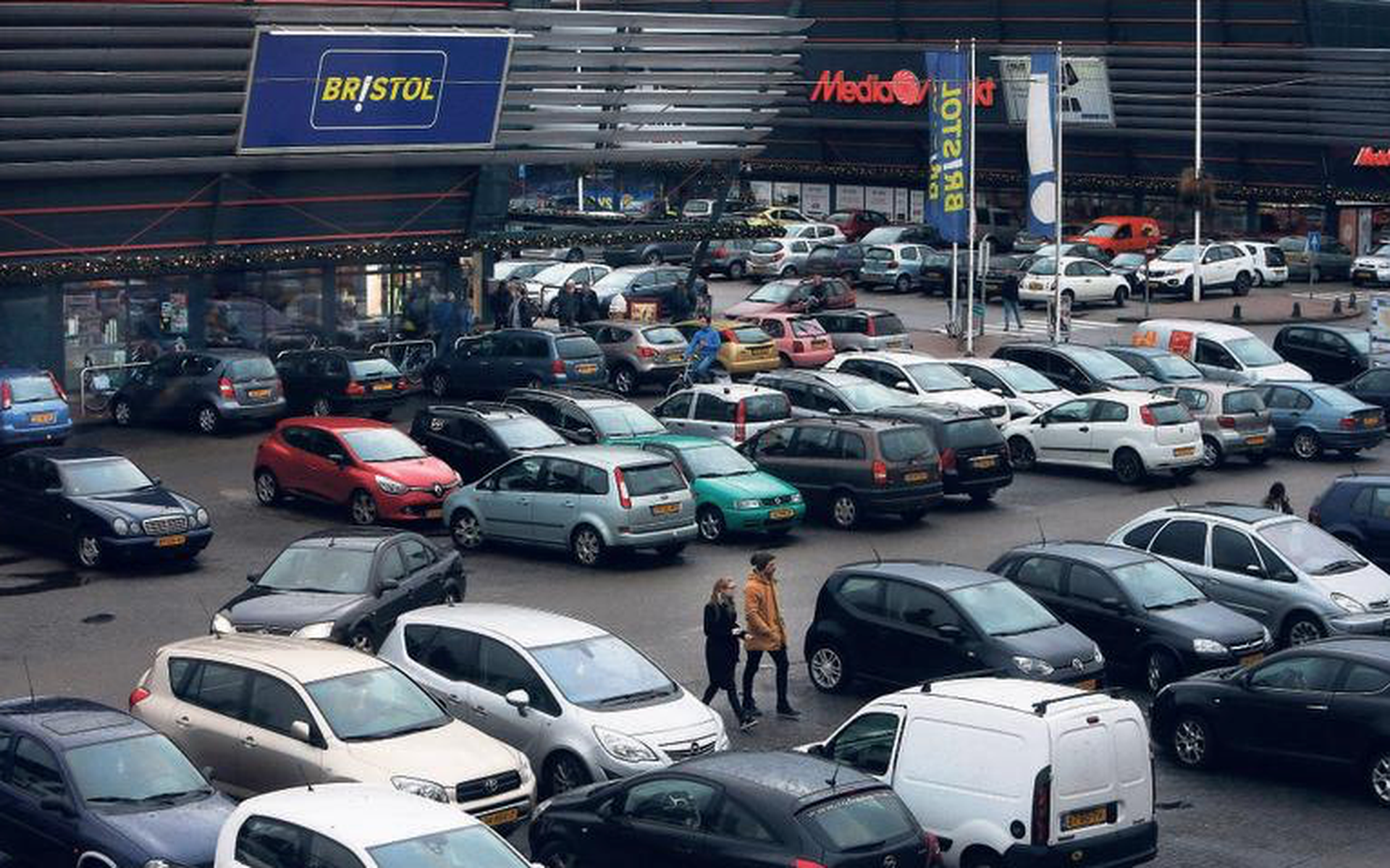 Winkelplein Centrale: licht blijft op rood voor Aldi - Leeuwarder Courant
